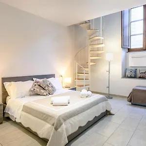 duomo-confort-suite.it-tuscanyhotel.com/